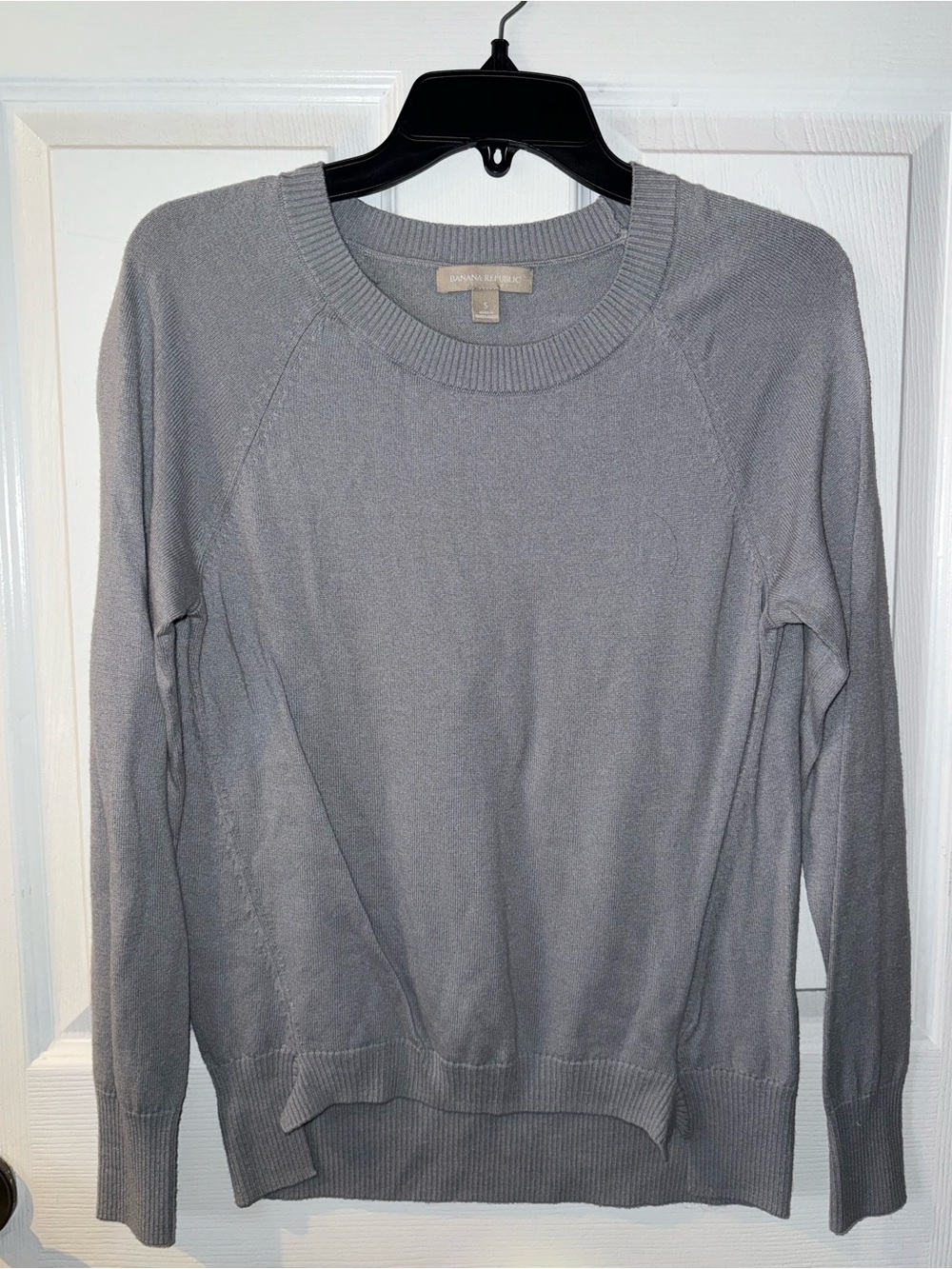 Banana Republic Light Gray Crewneck Pullover